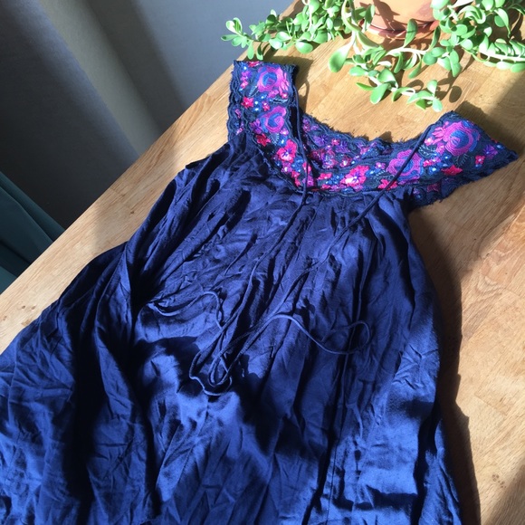 *SOLD*Free People in the flowers mini dress. - Picture 5 of 7